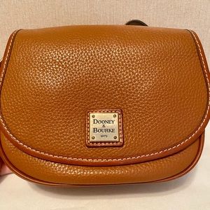 Pebbled leather Dooney & Bourke crossbody saddle bag